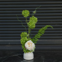 Мини композиция в вазочке с пионовидной розой