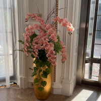 WOW напольная композиция  искусственных орхидей вазоне