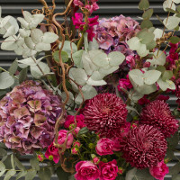 Авторский букет с хризантемами, гортензией и объемным эвкалиптом