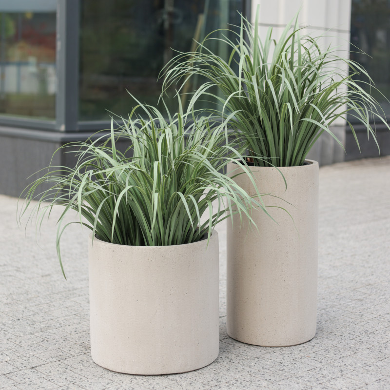 Сет композиций с высокой травой в цилиндрических бетонных кашпо