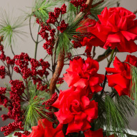 Зимний букет с красными французскими розами