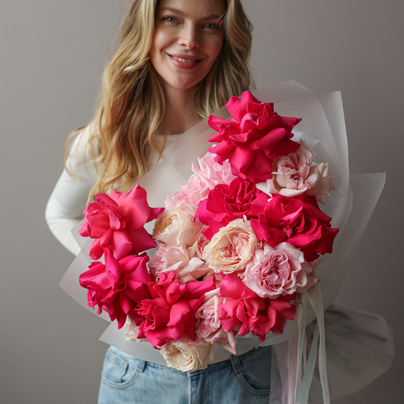 Букет с французскими и пионовидными розами