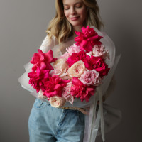 Букет с французскими и пионовидными розами