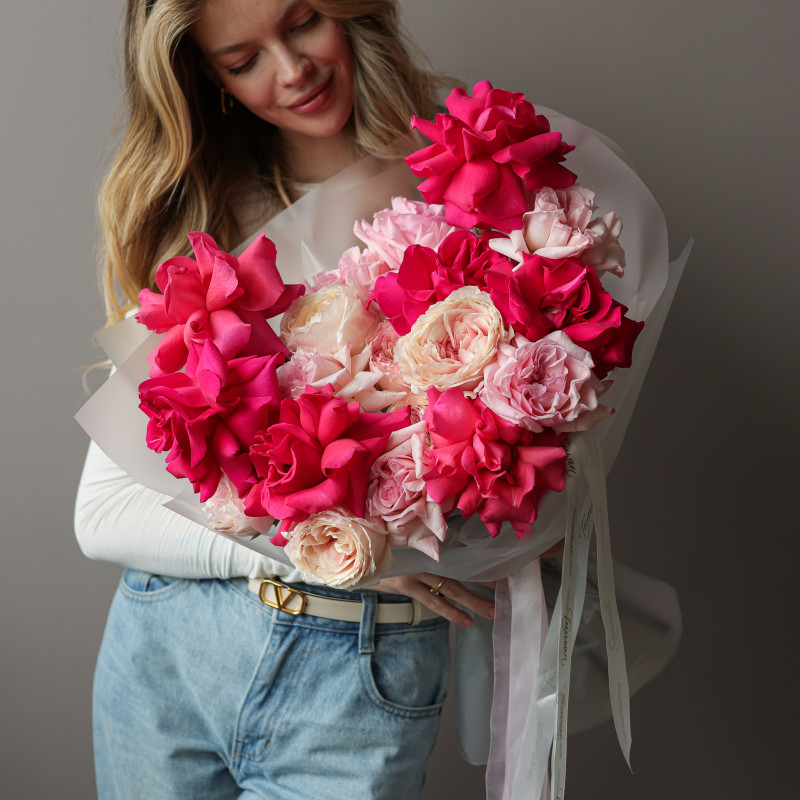 Букет с французскими и пионовидными розами