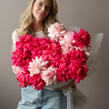 Букет французских роз малинового и нежно-розового оттенков