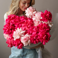 Букет французских роз малинового и нежно-розового оттенков