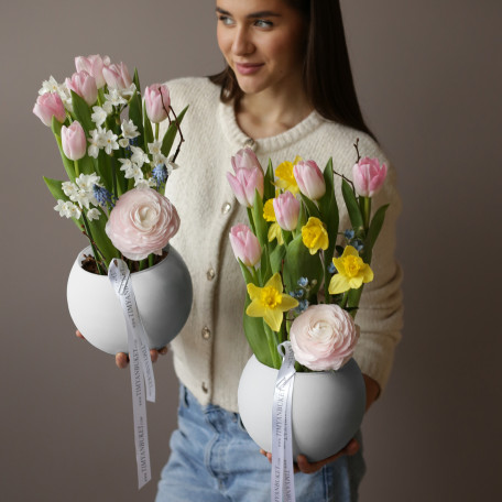 Букет в круглой вазе ВЕСЕННЯЯ НЕЖНОСТЬ 