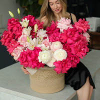 Вау-сет корзин с французскими розами на 14 февраля 