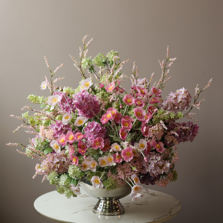 Интерьерная композиция Летний сад в металлическом вазоне в английском стиле (искусственные цветы)