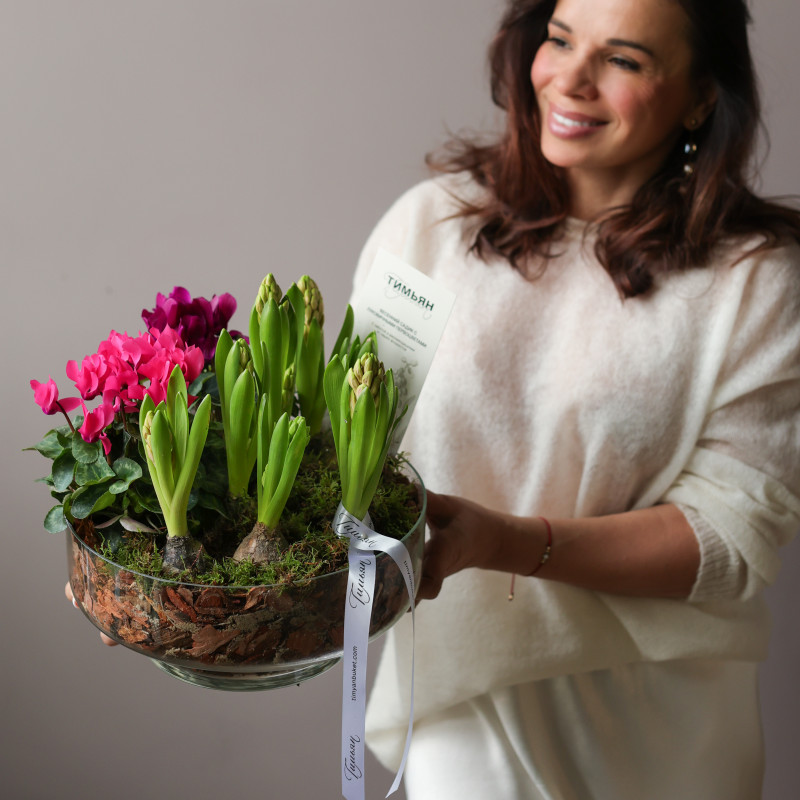 Весенний садик с гиацинтами и цикламенами, d=28 см