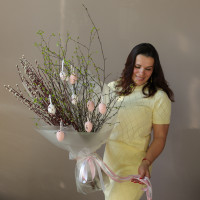 Пасхальный букет с веточками вербы и молодой липы