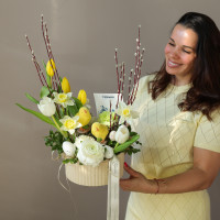 Пасхальная композиция в низком керамическом кашпо