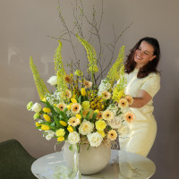 Премиум-композиция в кашпо с тюльпанами, розами и герберами