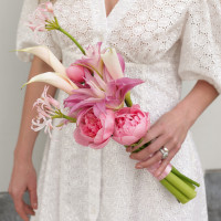 Букет невесты с пионовидной лилией и пионами