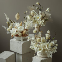 Сет из 3-х интерьерных композиций с магнолиями и миксом сухоцветов в керамических кашпо