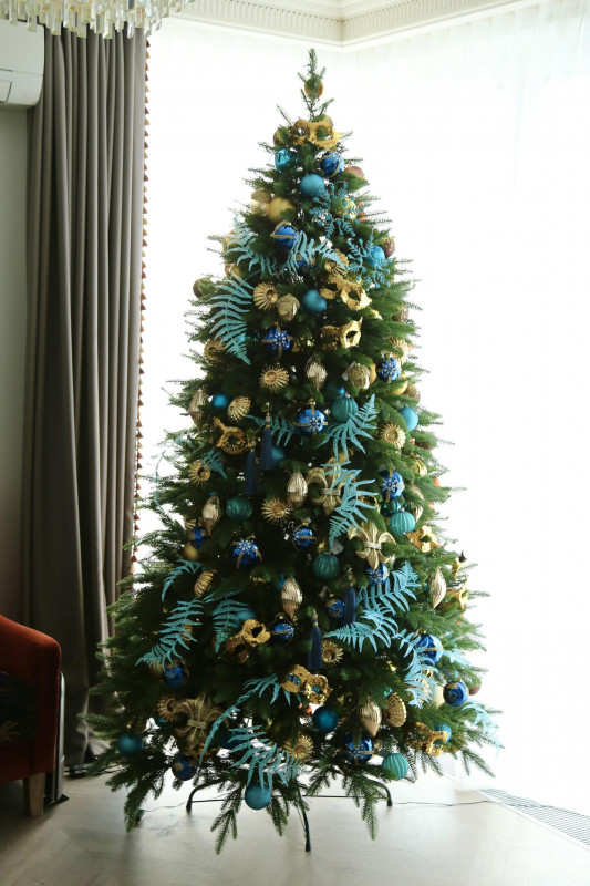 Елка с оформлением КАРНАВАЛ, 210-250 см