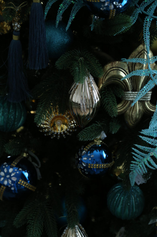 Елка с оформлением КАРНАВАЛ, 210-250 см