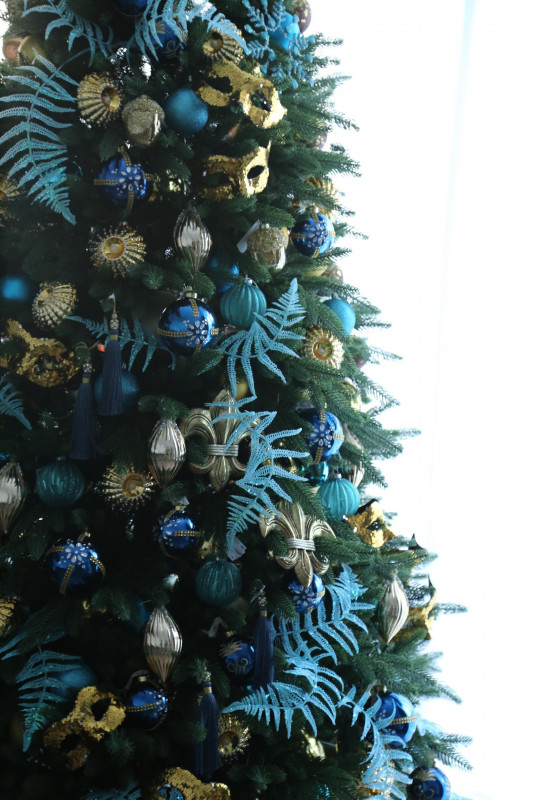 Елка с оформлением КАРНАВАЛ, 210-250 см