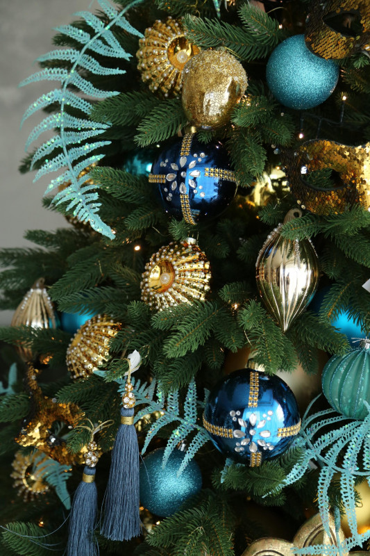 Елка с оформлением КАРНАВАЛ, 210-250 см