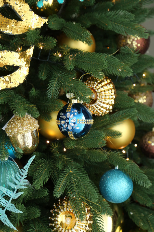 Елка с оформлением КАРНАВАЛ, 210-250 см