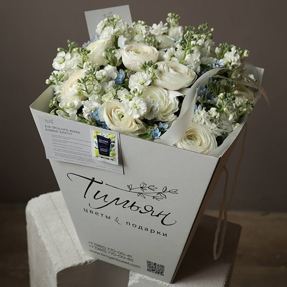 Оформляем в красивую упаковку, подходящую к букету